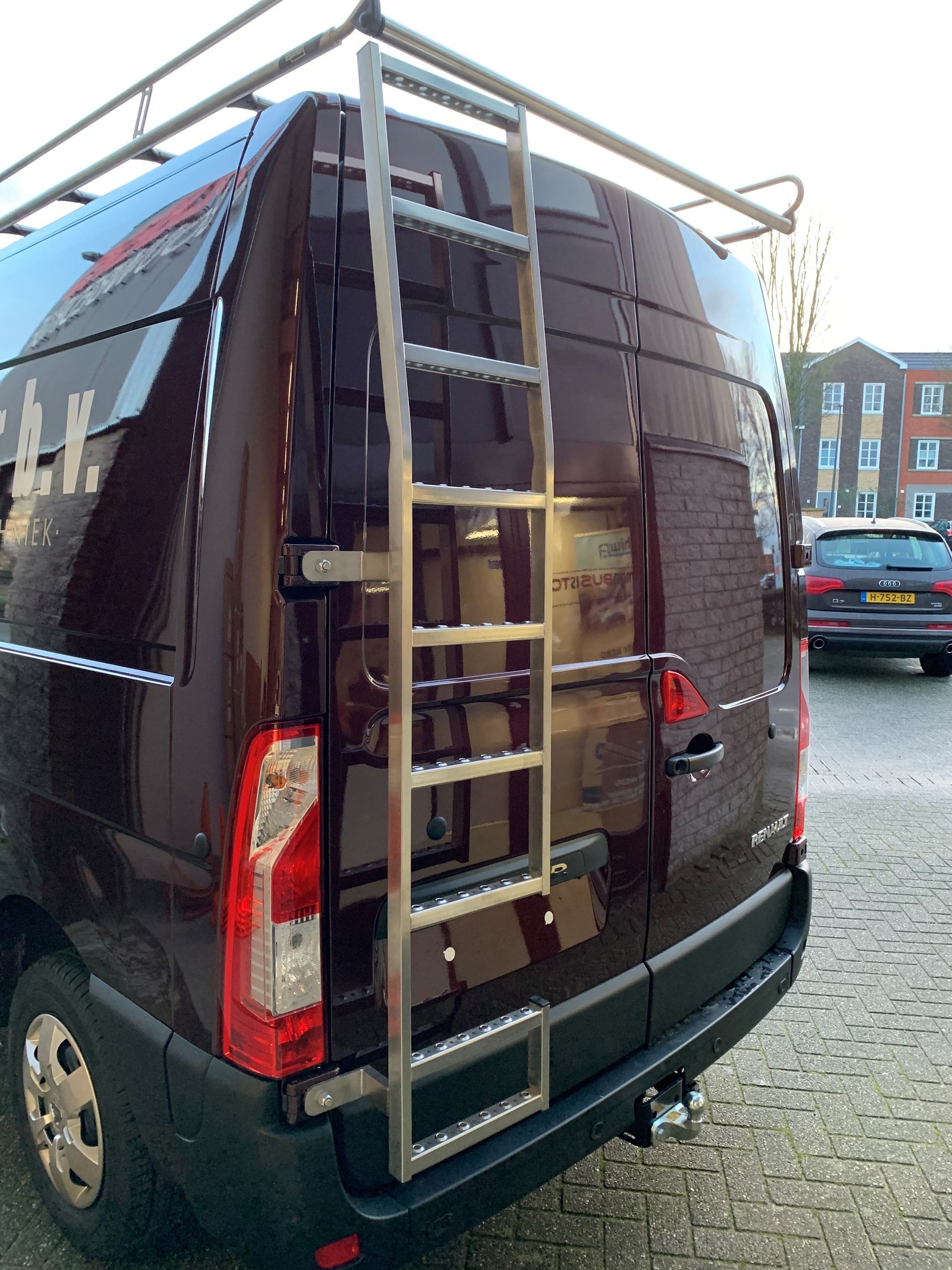 RVS deurladder Nissan NV400 montage op deurscharnier