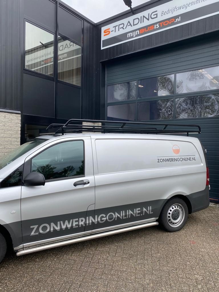 Zwart imperiaal Ford Transit Custom vanaf 2012 inclusief opsteekrol en spoiler