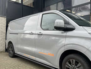 Ford Zwarte sidebars Ford Transit Custom vanaf 2024