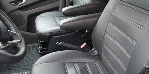 Stoelhoezen en rubberen matten 