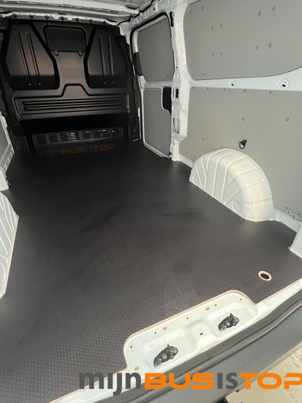 Volledige betimmering Volkswagen T7 vanaf 2025
