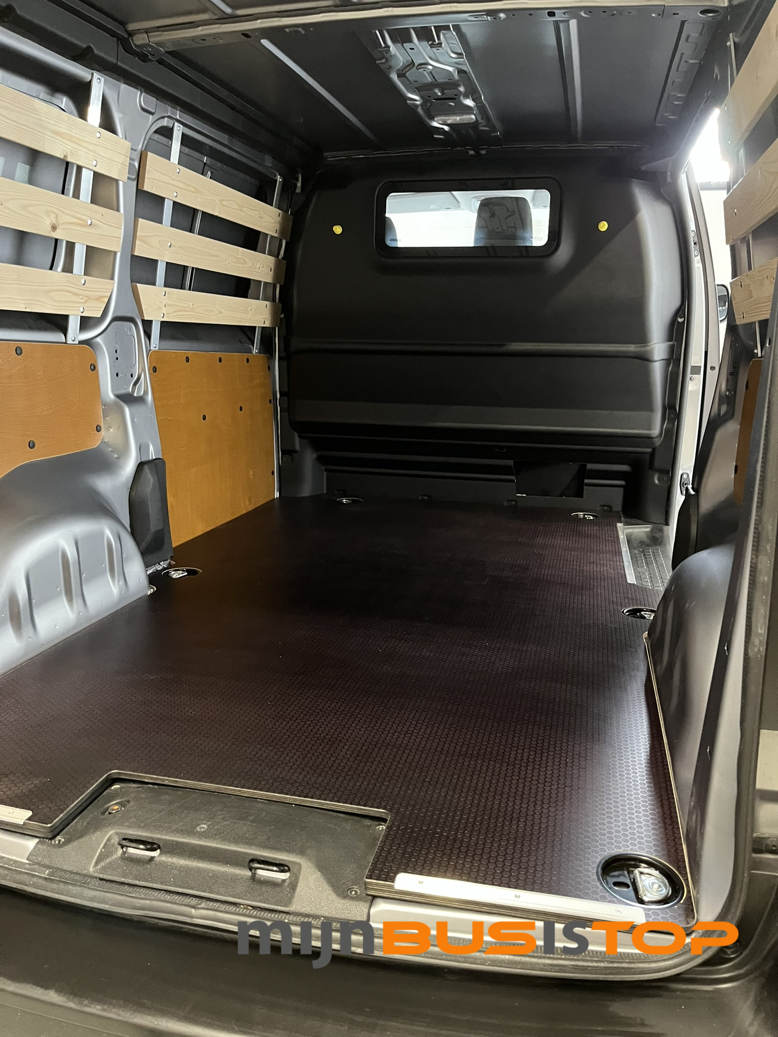 Volledige betimmering lat om lat Iveco eJolly vanaf 2026