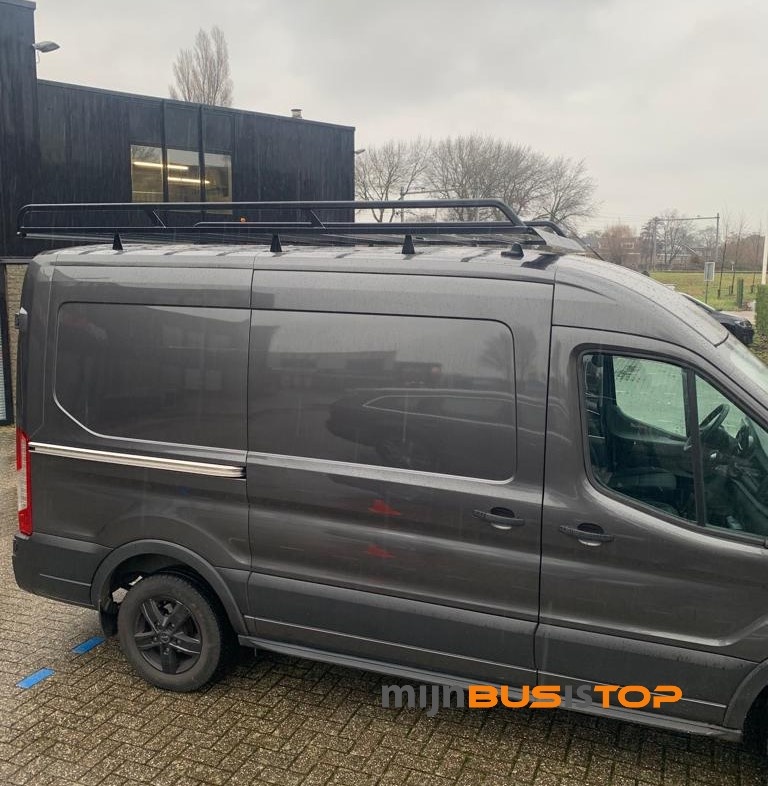 IVECO Zwart imperiaal Iveco eSuperJolly vanaf 2026 inclusief opsteekrol en spoiler