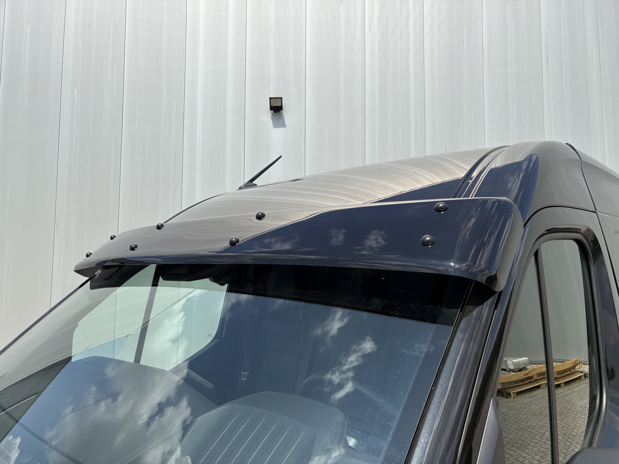 Renault Zonneklep Renault Master vanaf 2024 – smokekleurig