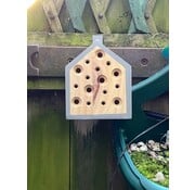 Kikkerland Little Bee Home