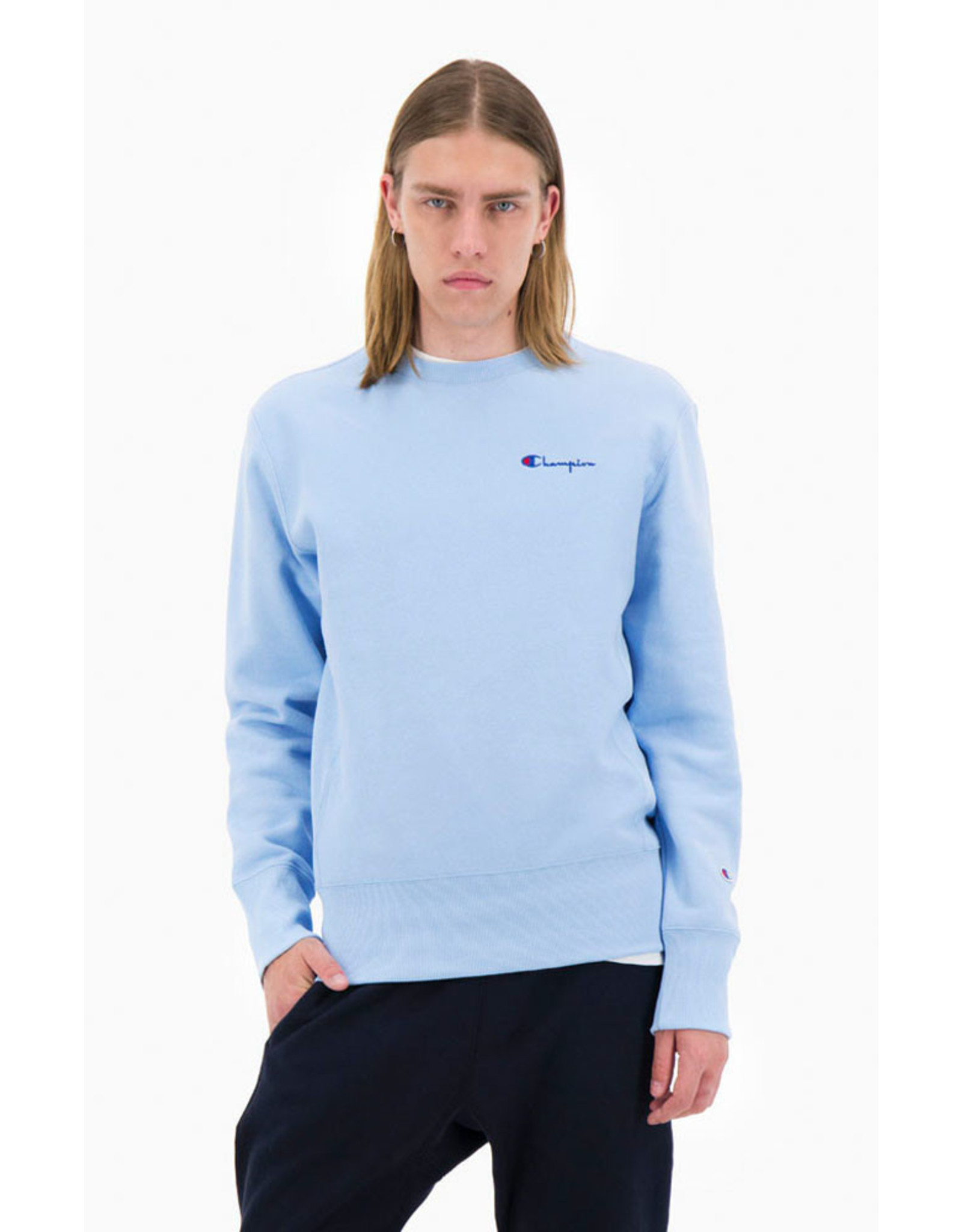 Champion Crewneck BEL lichtblauw 213603 Stripe Store Champion Crewneck BEL lichtblauw 213603 Stripe Store