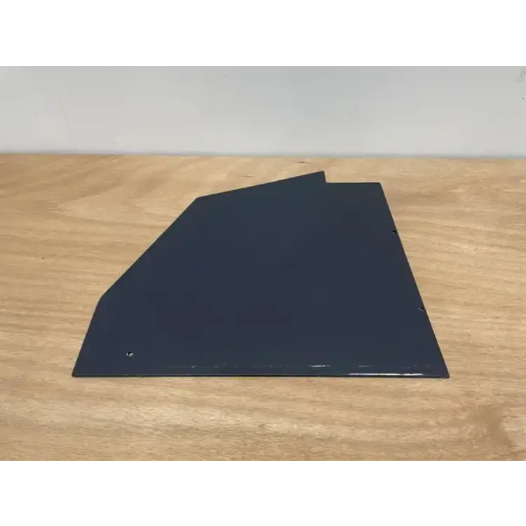 PANEL ASSY FWD RUD RH FO P/N: D2511222300100 S/N: SI039029