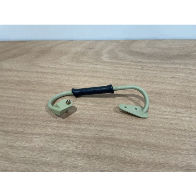 GRIP FOAM RH P/N: D2511140700100 S/N: SI067009