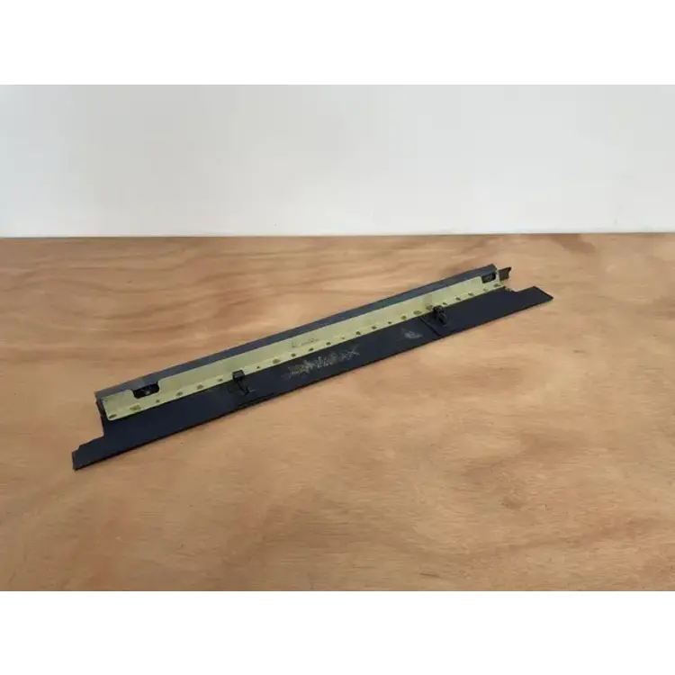 PANEL ASSY LATLH P/N: D2511232900000 S/N: SI028031