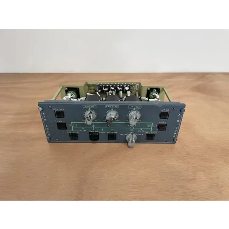 30VU AIR COND CONTROL PANEL P/N: D9251501300000 S/N: PB10012