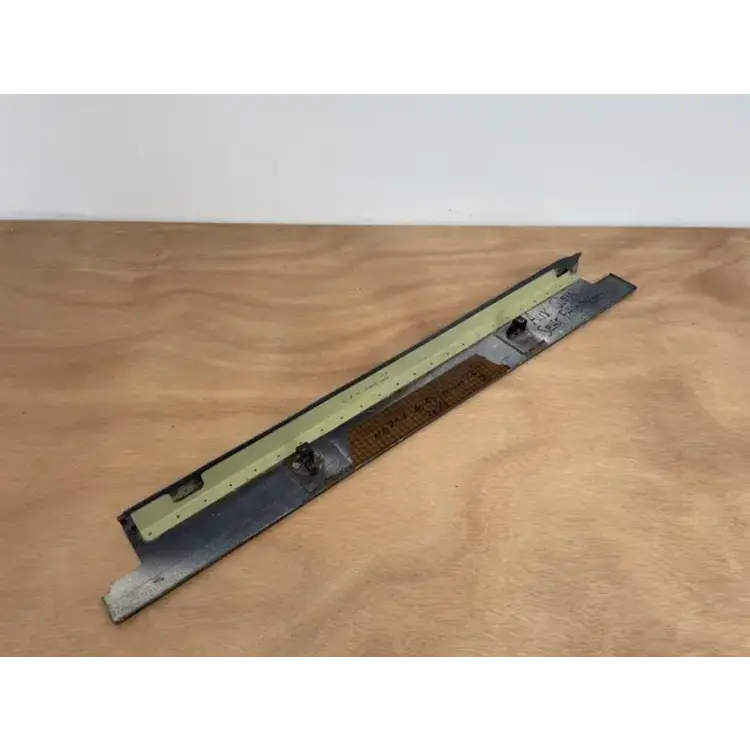 PANEL ASSY LATLH P/N: D2511232900000 S/N: SI028037