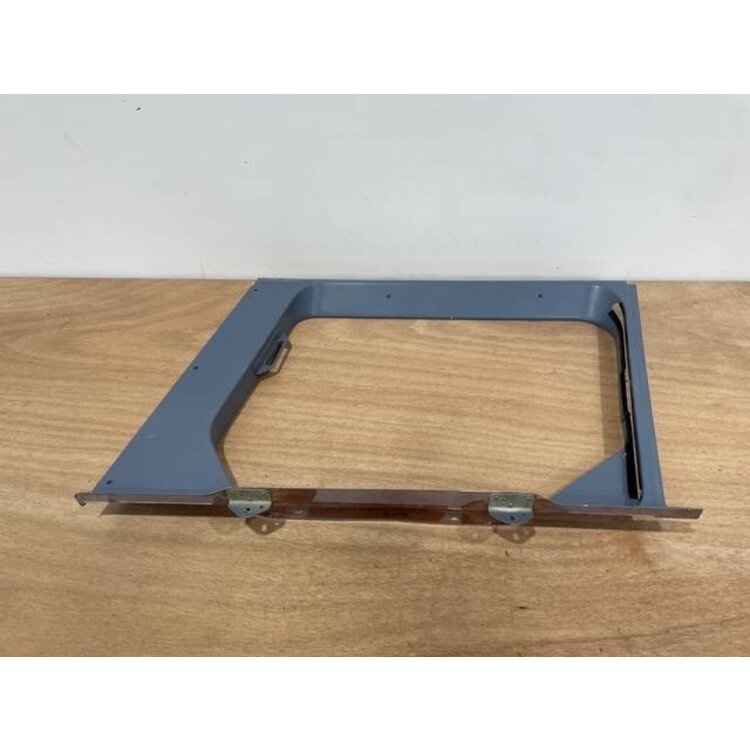 PANEL RH SIDE WDW P/N: D2511223800000 S/N: SI059037