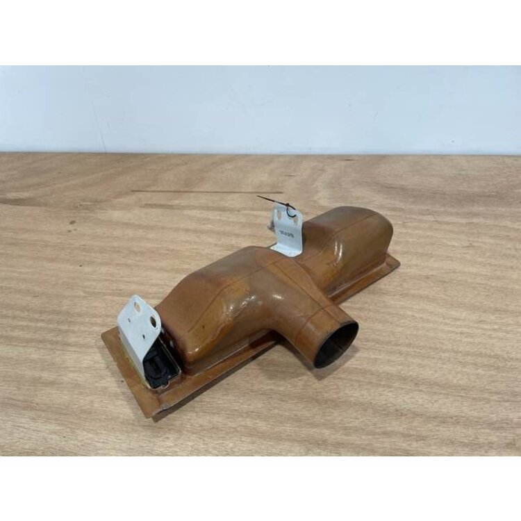 OUTLET ASSY LH P/N: D2121208600000 S/N: SI025038