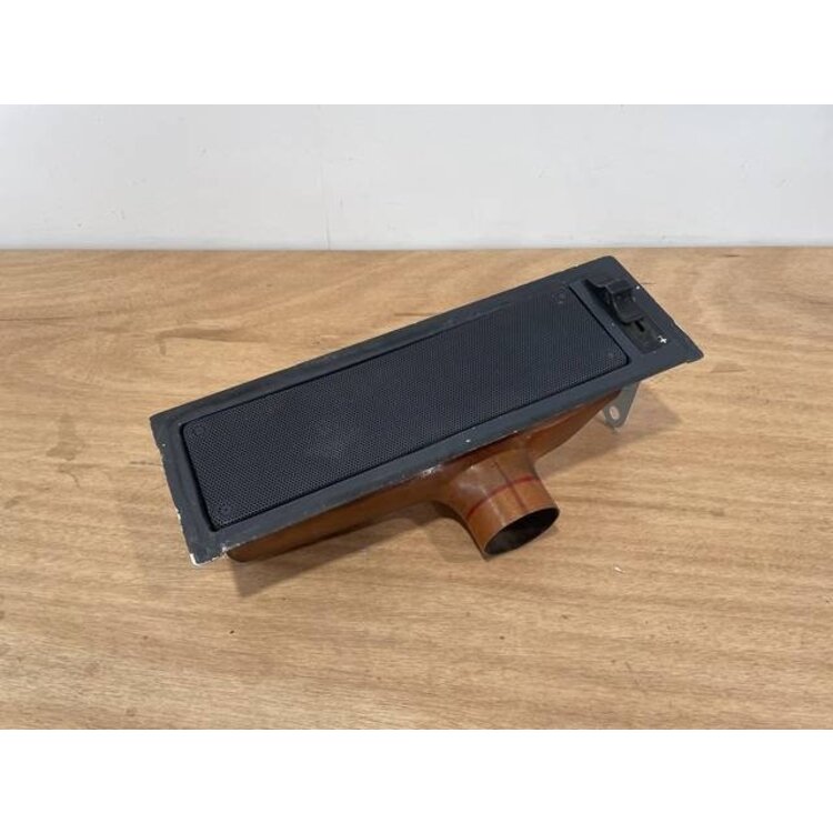 OUTLET ASSY LH P/N: D2121208600000 S/N: SI025042