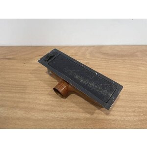OUTLET ASSY RH P/N: D2121208600100 S/N: SI042037