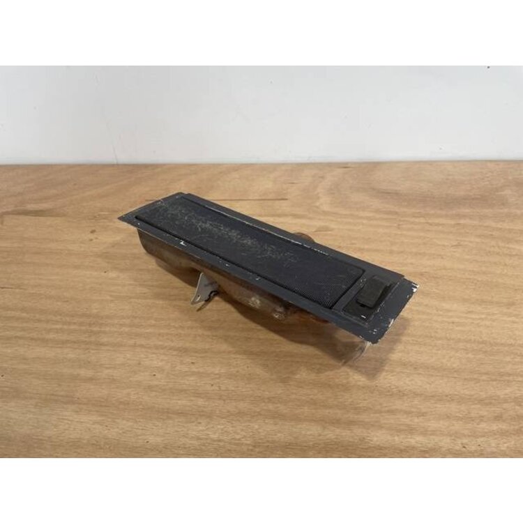 OUTLET ASSY RH P/N: D2121208600100 S/N: SI042037
