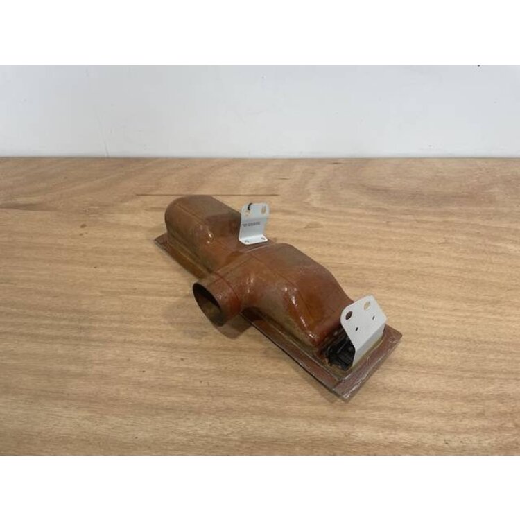 OUTLET ASSY RH P/N: D2121208600100 S/N: SI042037