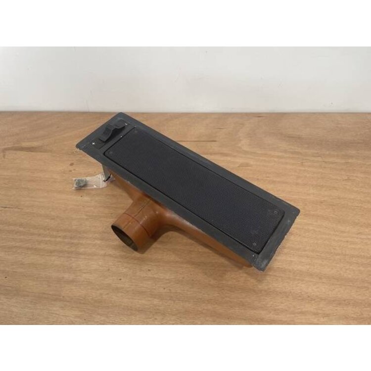 OUTLET ASSY RH P/N: D2121208600100 S/N: SI042042