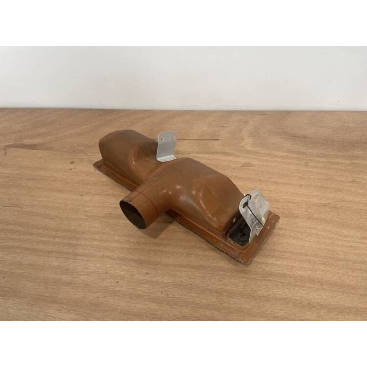 OUTLET ASSY RH P/N: D2121208600100 S/N: SI042042