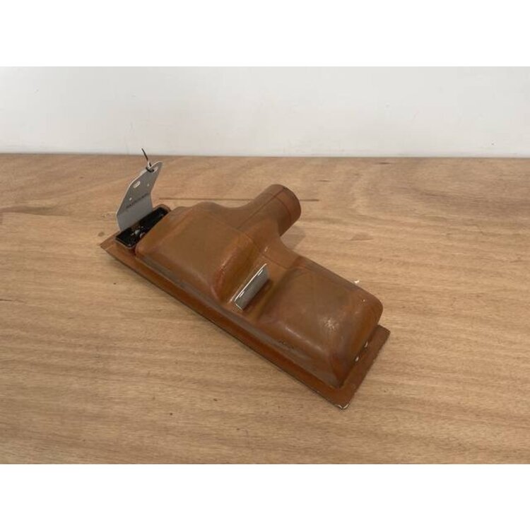 OUTLET ASSY RH P/N: D2121208600100 S/N: SI042042