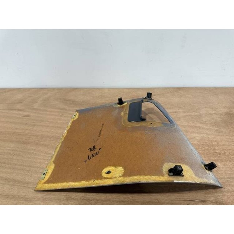 PANEL ASSY RH FOAM GRIP PANEL P/N: D2511231600100 S/N: SI014034