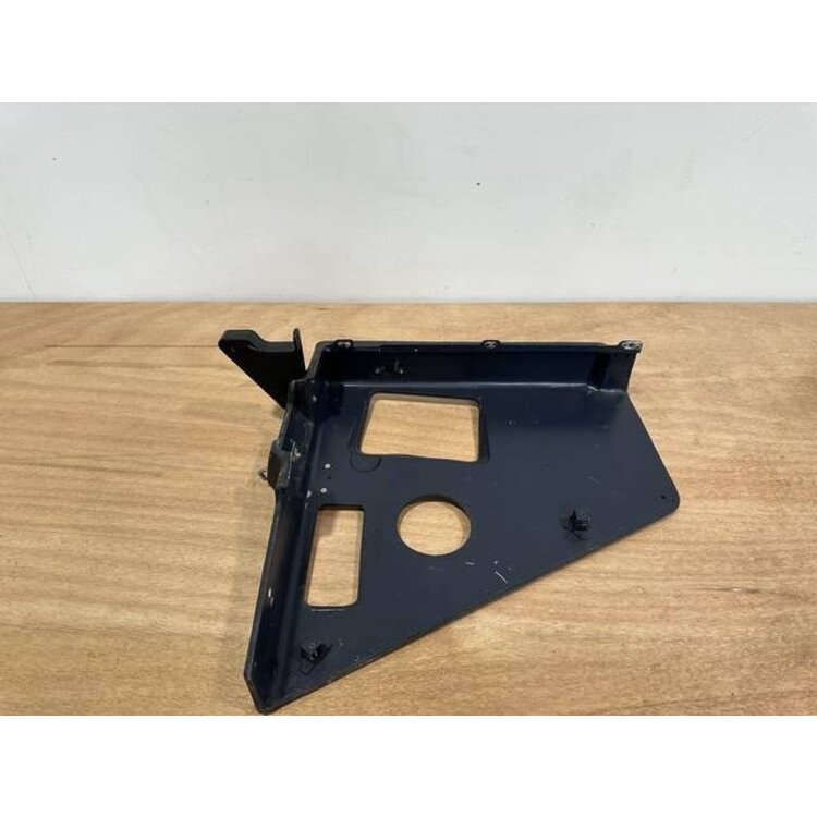 PLATE ASSY LH 19VU P/N: D2511156600200 S/N: SI030029