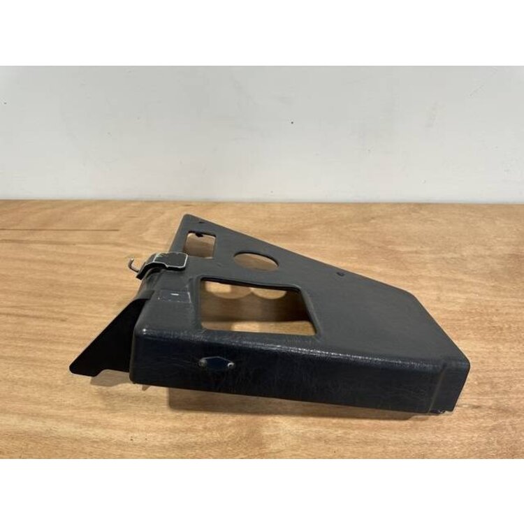 PLATE ASSY LH 19VU P/N: D2511156600200 S/N: SI030030
