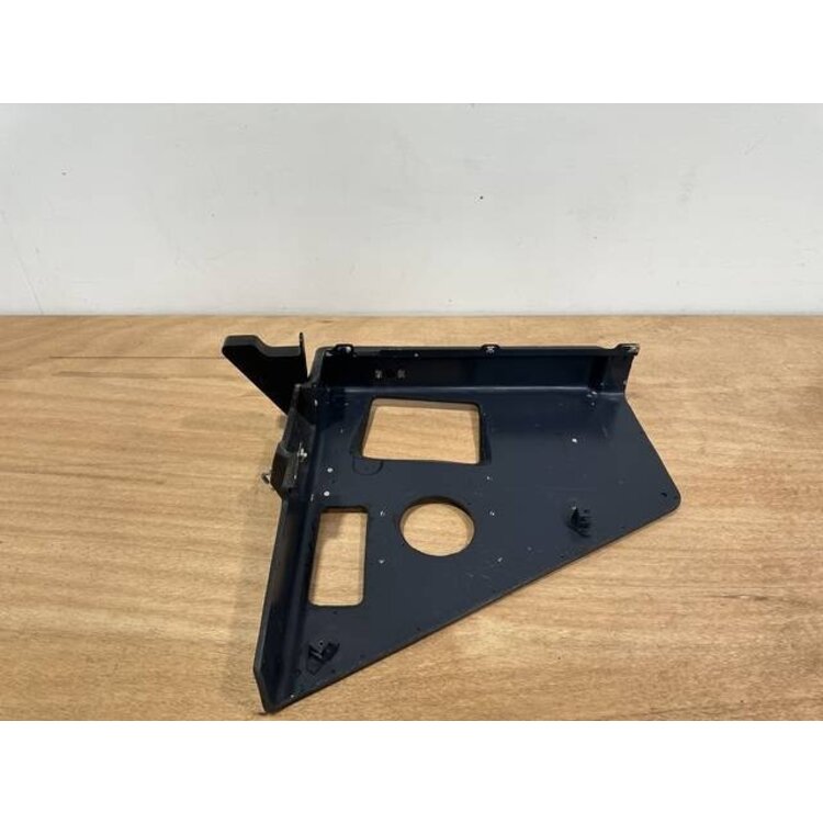PLATE ASSY LH 19VU P/N: D2511156600200 S/N: SI030030