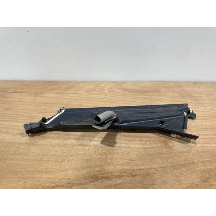 FOAM STRIP ASSY FRT LH P/N: D2511228300000 S/N: SI009032