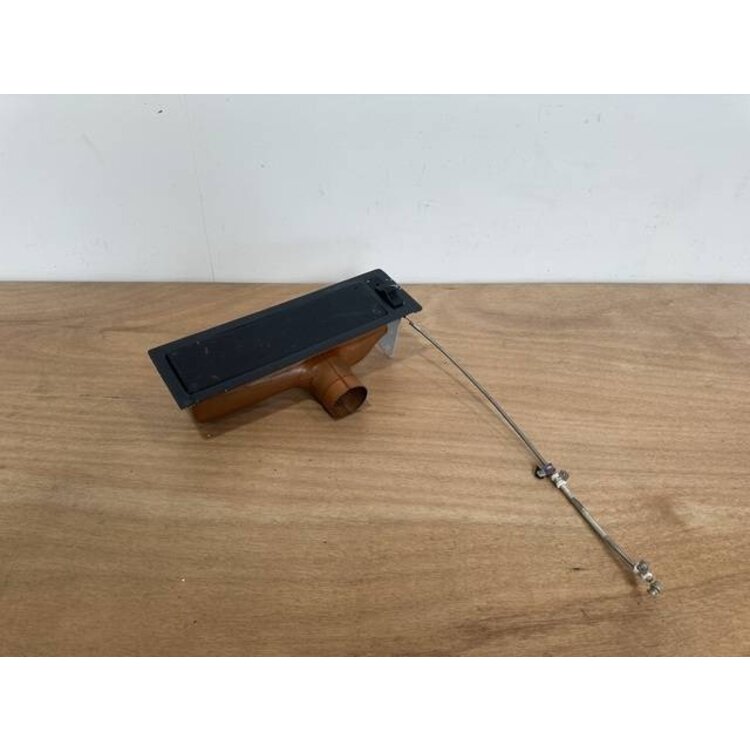 OUTLET ASSY LH P/N: D2121208600000 S/N: SI025043