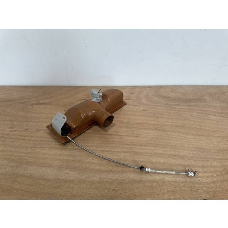 OUTLET ASSY LH P/N: D2121208600000 S/N: SI025043