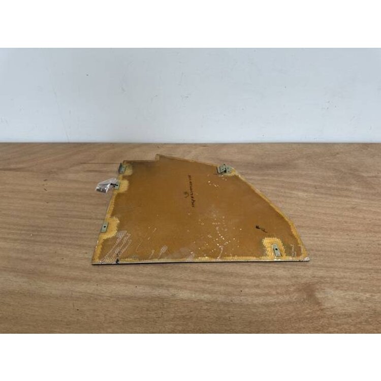 PANEL ASSY FWD RUD RH FO P/N: D2511222300100 S/N: SI039049