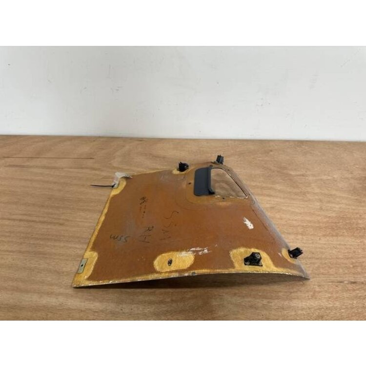 PANEL ASSY RH FOAM GRIP PANEL P/N: D2511231600100 S/N: SI014035
