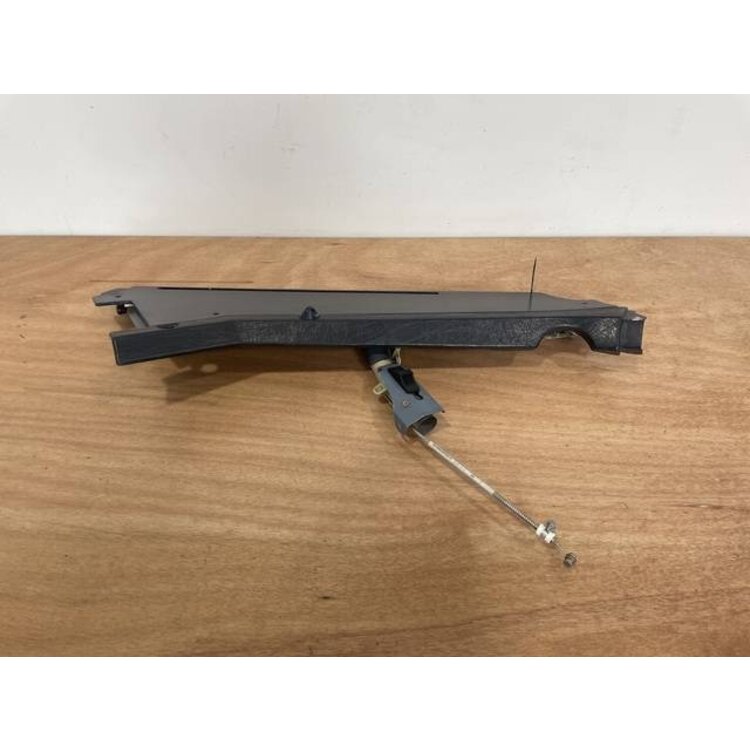 FOAM STRIP ASSY FRT LH P/N: D2511228300000 S/N: SI009034