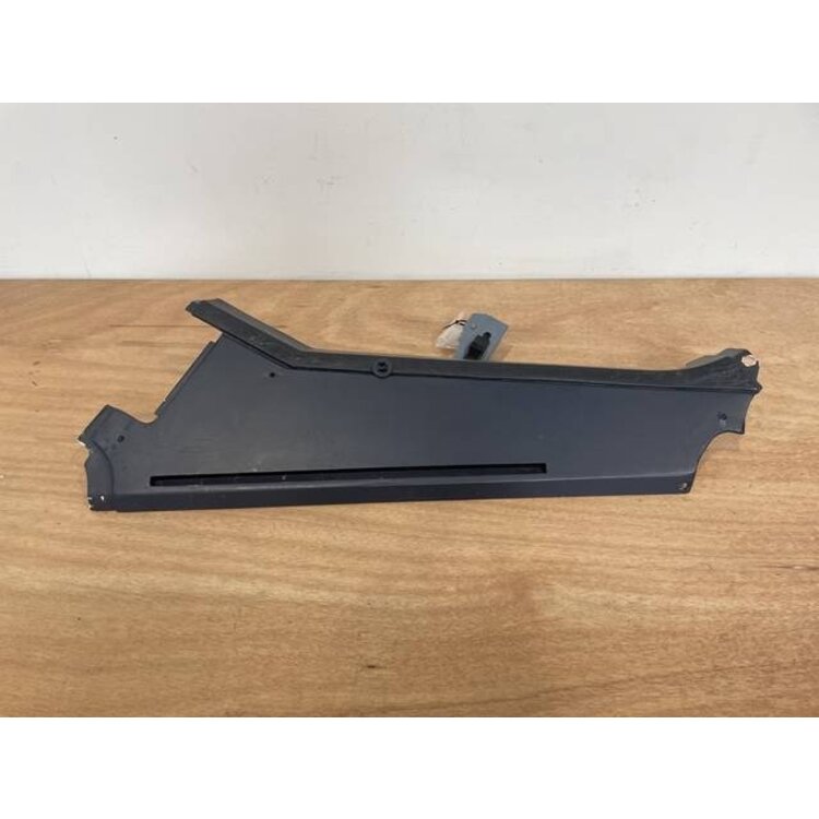 FOAM STRIP ASSY FRT RH P/N: D2511227600000 S/N: SI018031