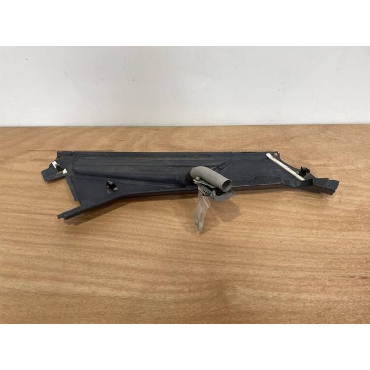 FOAM STRIP ASSY FRT RH P/N: D2511227600000 S/N: SI018031