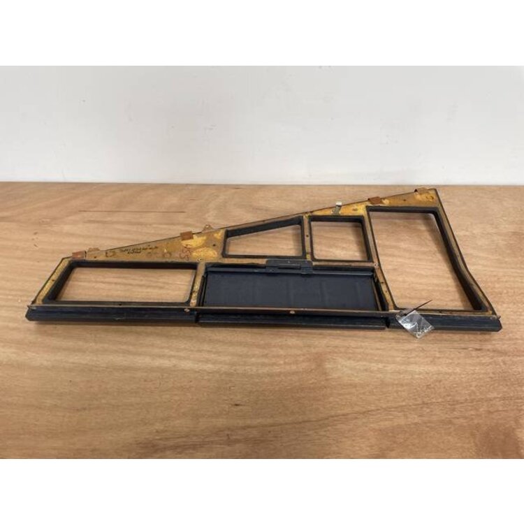 INSERT ASSY 101VU P/N: D2511308000000 S/N: SI029037