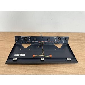 FLOOD LIGHT UNIT CENTER P/N: 2LA005542-50 S/N: 368696