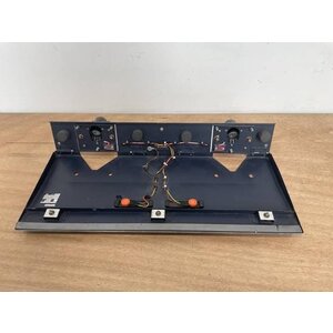FLOOD LIGHT UNIT CENTER P/N: 2LA005542-50 S/N: 109