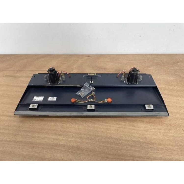 FLOOD LIGHT UNIT CENTER P/N: 2LA005542-50 S/N: 534