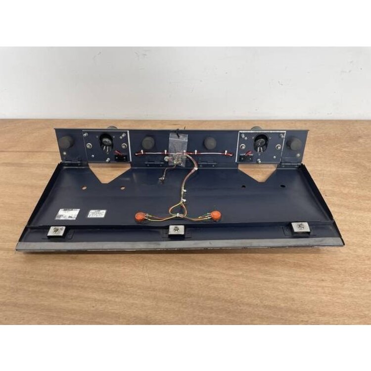 FLOOD LIGHT UNIT CENTER P/N: 2LA005542-50 S/N: 534