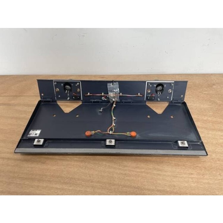 FLOOD LIGHT UNIT CENTER P/N: 2LA005542-50 S/N: 225