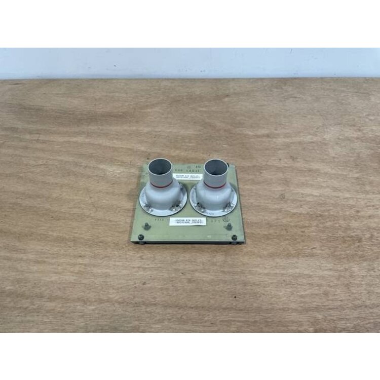 STRUCTURE AIR OUTLET OVERHEAD P/N: D2121139100000 S/N: SI072025