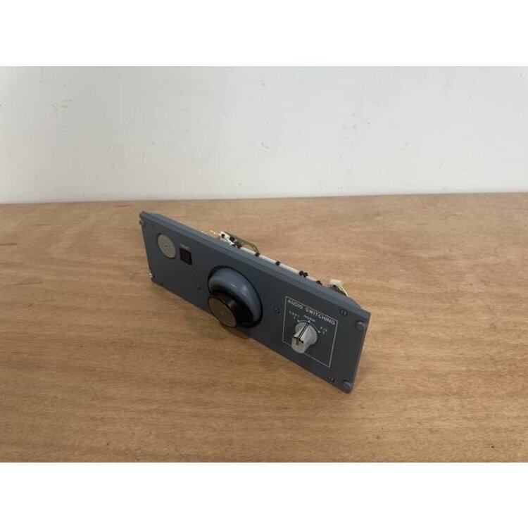 48VU AUDIO SWITCHING PANEL P/N: D9251501600000 S/N: 1524