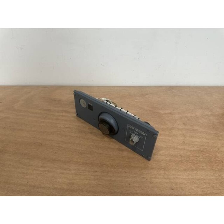 48VU AUDIO SWITCHING PANEL P/N: D9251501600000 S/N: 1579