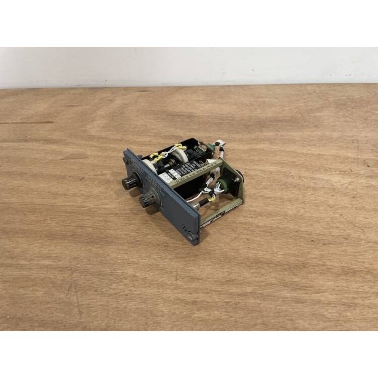 111VU FLOOD LIGHT PANEL P/N: D9251504600000 S/N: PB10402