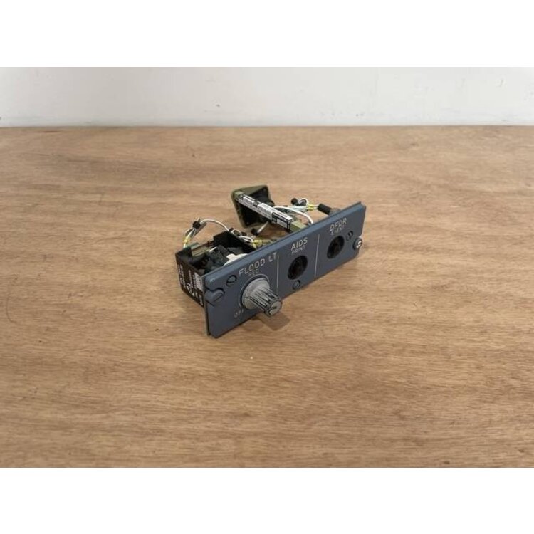 112VU LIGHT AIDS PANEL P/N: D9251504700000 S/N: PB12291