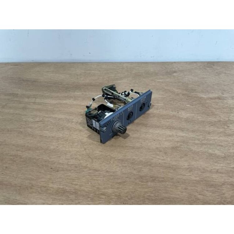 112VU LIGHT AIDS PANEL P/N: D9251504700000 S/N: PB10402