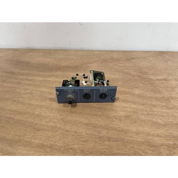 112VU LIGHT AIDS PANEL P/N: D9251504700000 S/N: PB10402
