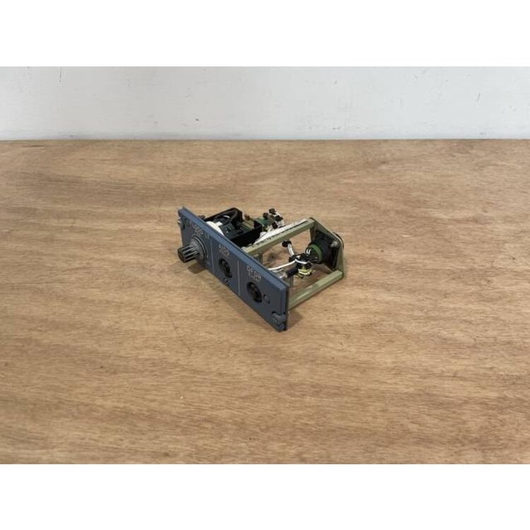 112VU LIGHT AIDS PANEL P/N: D9251504700000 S/N: PB10402